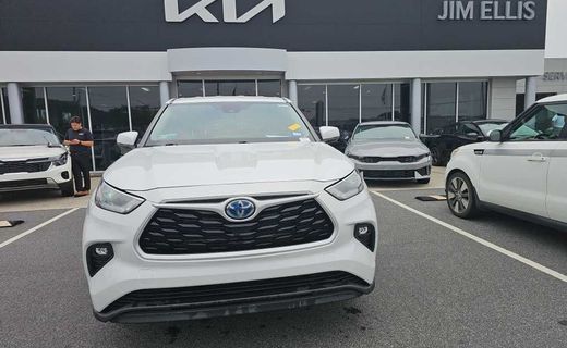 2023 Toyota Highlander LE