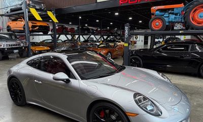 2018 Porsche 911 Carrera S GTS
