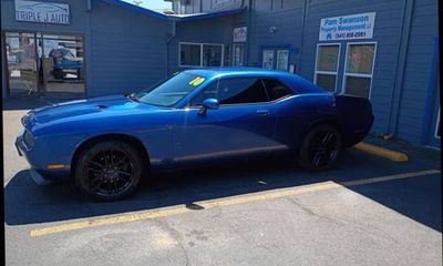 2010 Dodge Challenger Base