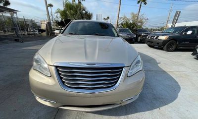 2013 Chrysler 200 Touring
