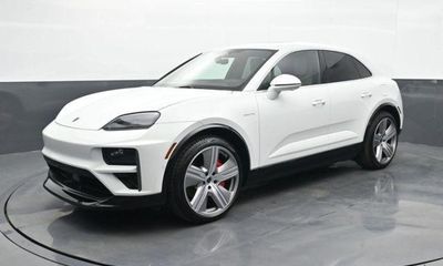 2026 Porsche Macan