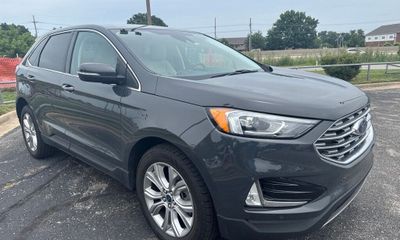 2021 Ford Edge Titanium