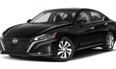 2023 Nissan Altima SR