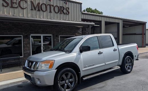 2015 Nissan Titan SV