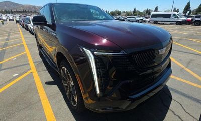 2025 Cadillac Escalade IQ Sport 2