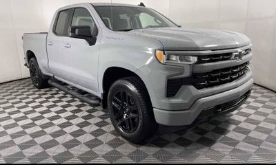 2025 Chevrolet Silverado RST