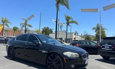 2011 BMW 528i I