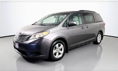 2017 Toyota Sienna LE Mobility