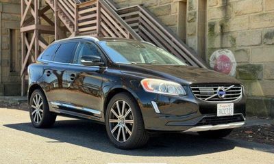 2016 Volvo XC60 SV35 Platinum