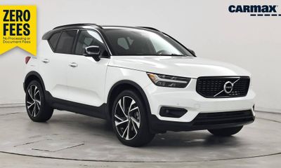 2021 Volvo XC40 R Design