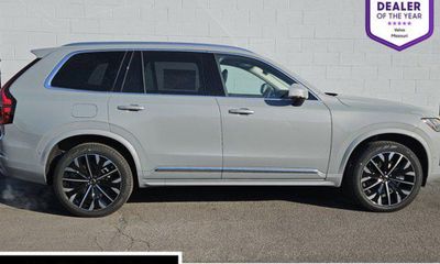 2026 Volvo XC90 Plus Bright