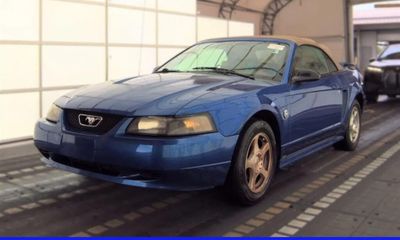 2004 Ford Mustang Premium
