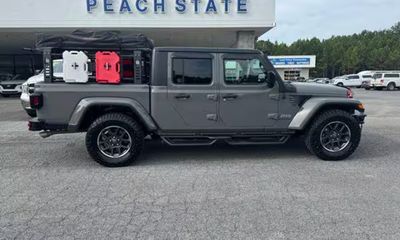 2022 Jeep Gladiator Overland