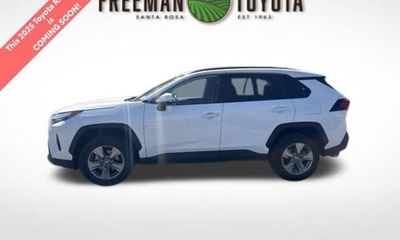 2025 Toyota RAV4 XLE