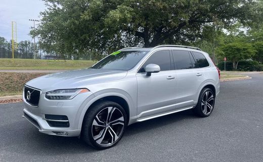 2018 Volvo XC90 Momentum