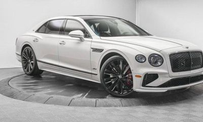 2025 Bentley Flying Spur Speed