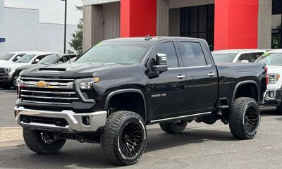 2024 Chevrolet Silverado HD LTZ