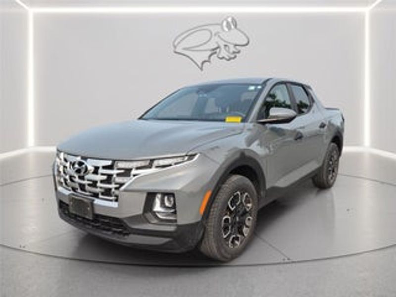 2022 Hyundai Santa Cruz — a typically priced live listing