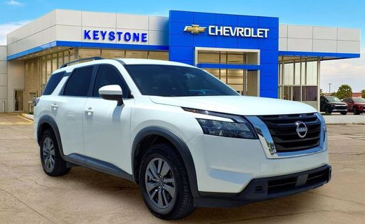 2024 Nissan Pathfinder SV