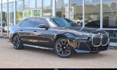 2023 BMW 740I
