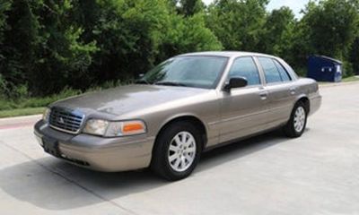 2004 Ford Crown Victoria LX