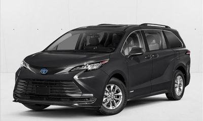 2025 Toyota Sienna LE