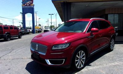 2019 Lincoln Nautilus Select
