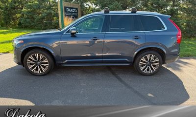 2022 Volvo XC90 Momentum