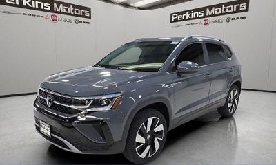 2024 Volkswagen Taos 4MOTION SEL
