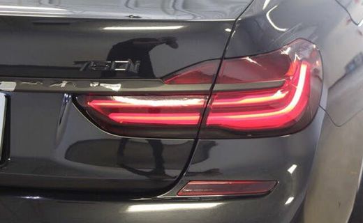 2017 BMW 750I B7