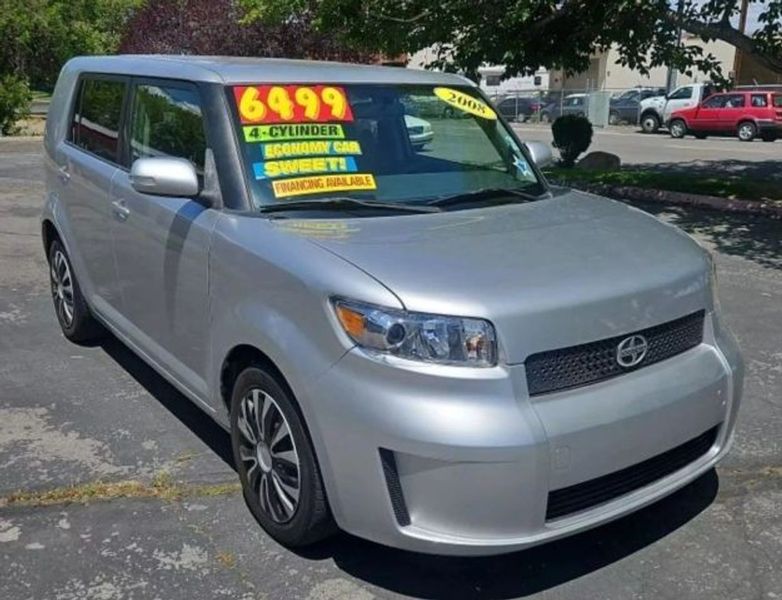 2008 Toyota Scion Xb — a typically priced live listing