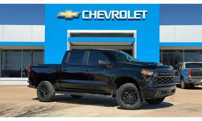 2025 Chevrolet Silverado Trail Boss Custom