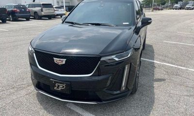 2024 Cadillac XT6 Sport