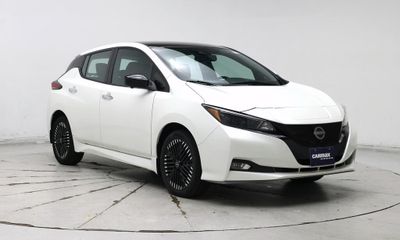 2024 Nissan Leaf SV