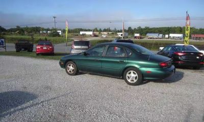 1999 Ford Taurus SE