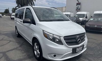 2016 Mercedes-Benz Metris Passenger