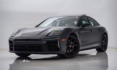 2026 Porsche Panamera 4