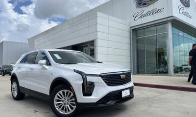 2024 Cadillac XT4 Luxury