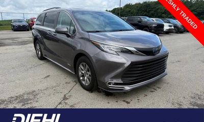 2021 Toyota Sienna XLE Plus Package