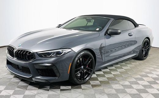 2022 BMW M8