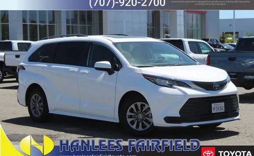 2022 Toyota Sienna LE
