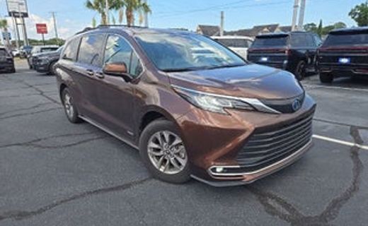 2021 Toyota Sienna XLE