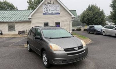2005 Toyota Sienna LE