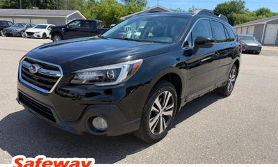 2018 Subaru Outback Limited M R
