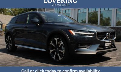 2026 Volvo V60CC Ultra