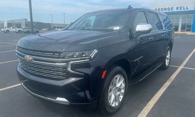 2023 Chevrolet Suburban Premier