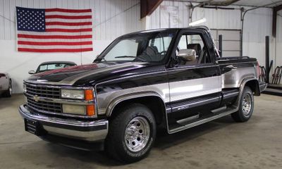 1990 Chevrolet GMT-400 Base