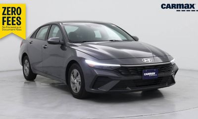 2025 Hyundai Elantra SE