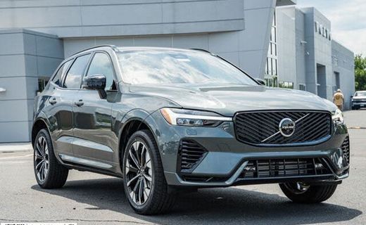 2026 Volvo XC60 Plus Dark