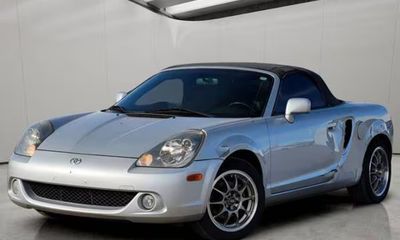 2005 Toyota MR2 2 DR STD